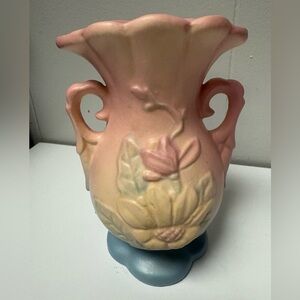 VTG Hull Art Pottery Matte Magnolia #13 Pink & Blue Pastel Matte Finish 4.75”